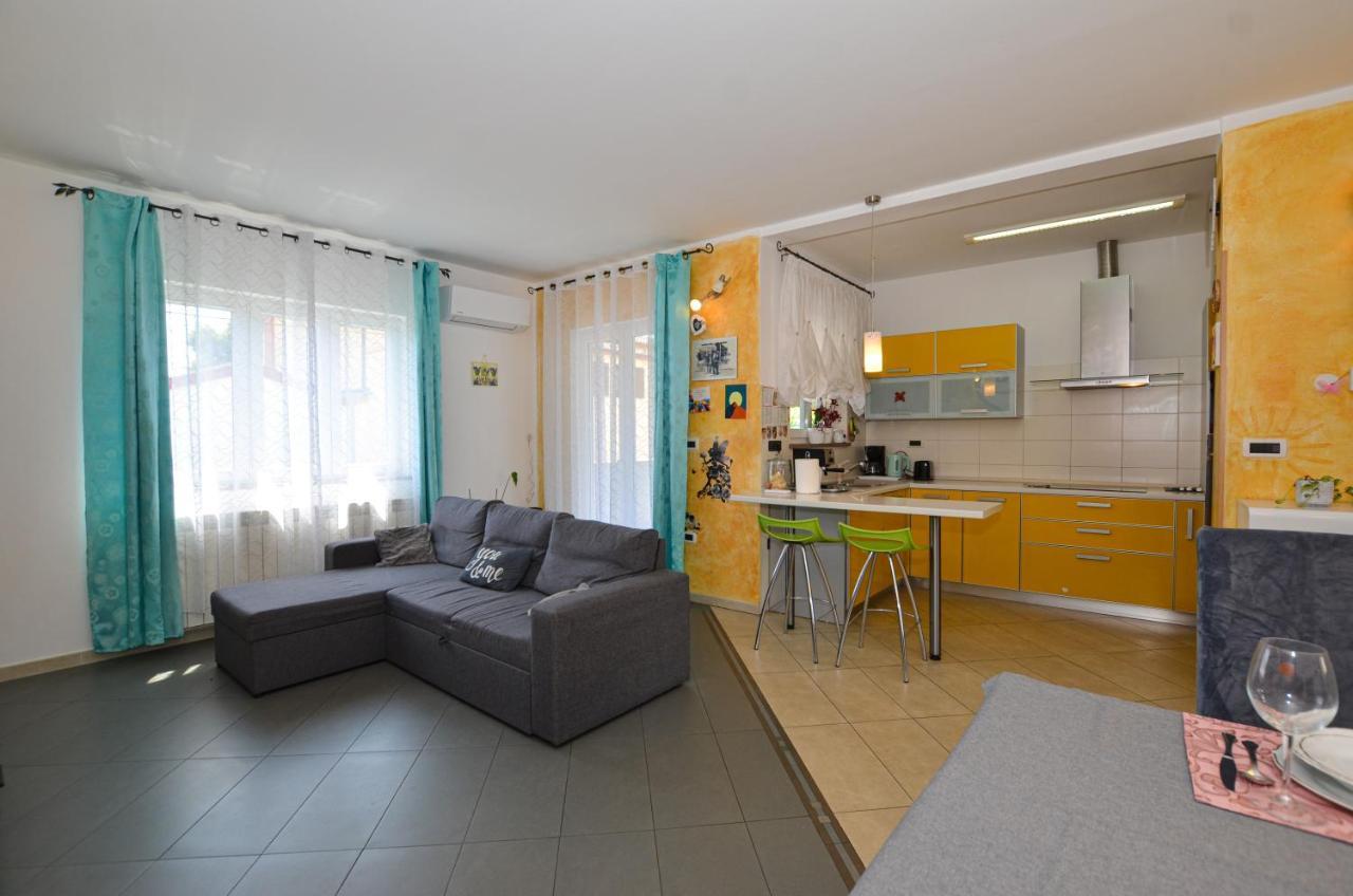 Noemi & Ana Apartment Ровинь Экстерьер фото