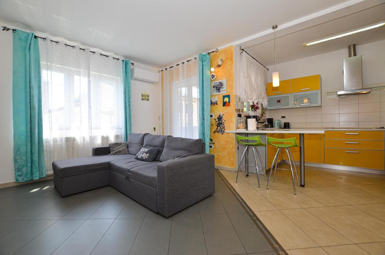 Noemi & Ana Apartment Ровинь Экстерьер фото