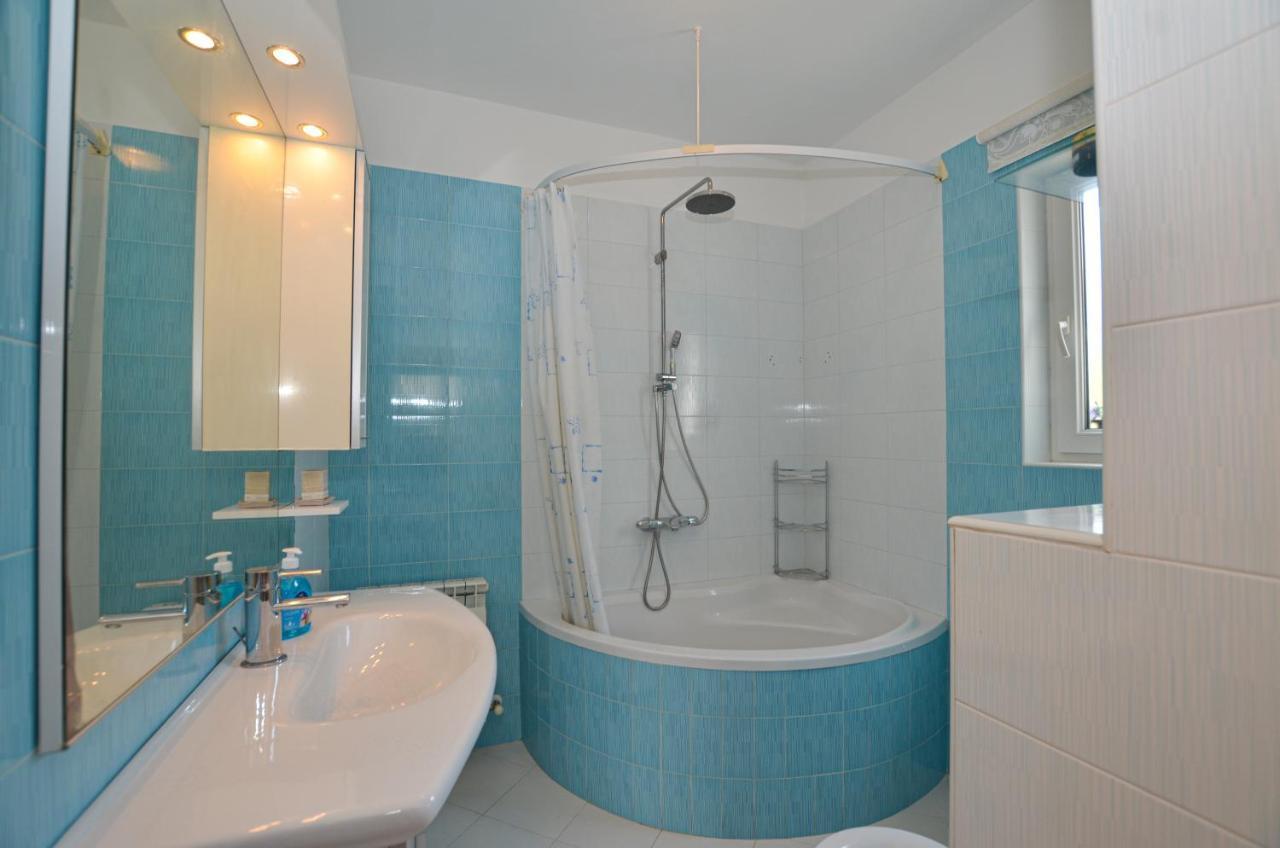Noemi & Ana Apartment Ровинь Экстерьер фото
