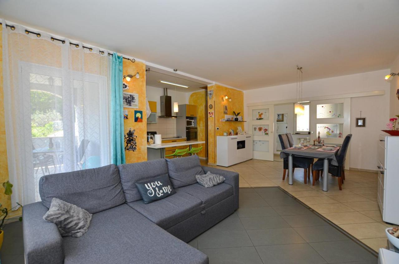 Noemi & Ana Apartment Ровинь Экстерьер фото